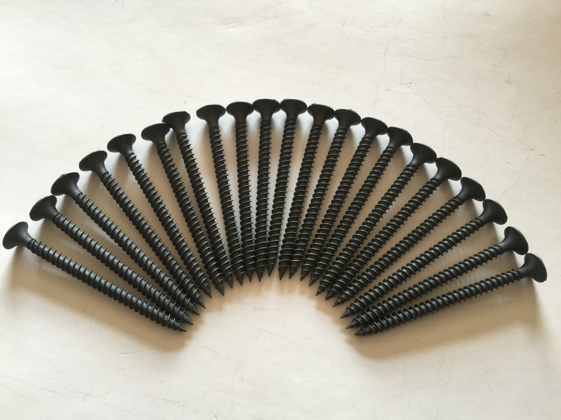 天津高强度黑色干壁钉 热处理钻尾磷化干壁钉 粗牙干壁钉批发厂家