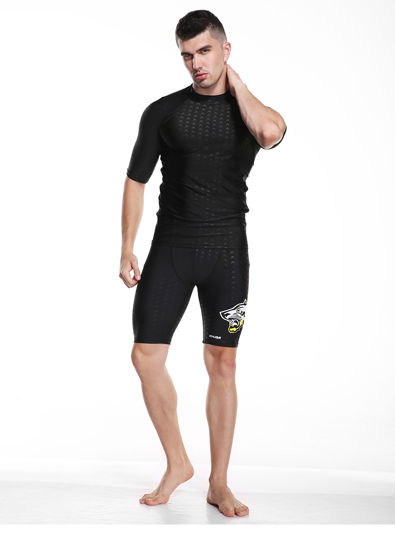 捷虎男士泳衣 防泼水速干泳衣两件套纯色 厂家直销鲨鱼皮男士泳衣