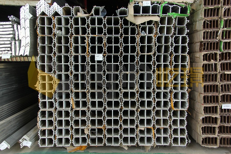 商品描述种类铝型材用途建筑玻璃装饰是否跨境出口专供货源否类别封闭