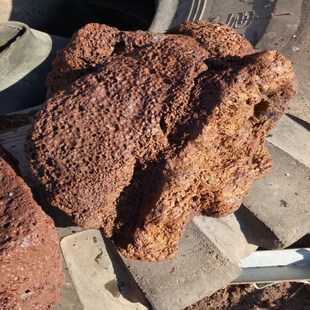 厂家直销园林造景大块火山石 人造假山火山岩