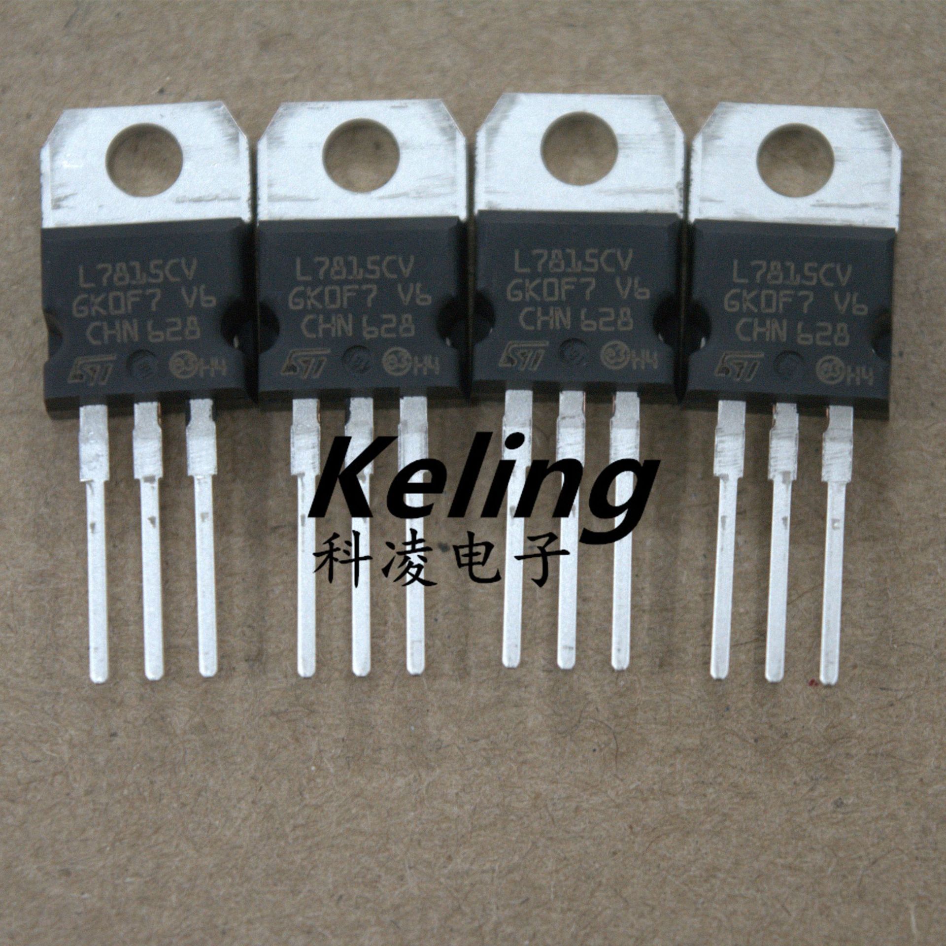 全新进口st意法 三端稳压 三极管 lm7815cv 稳压ic l7815cv 15v