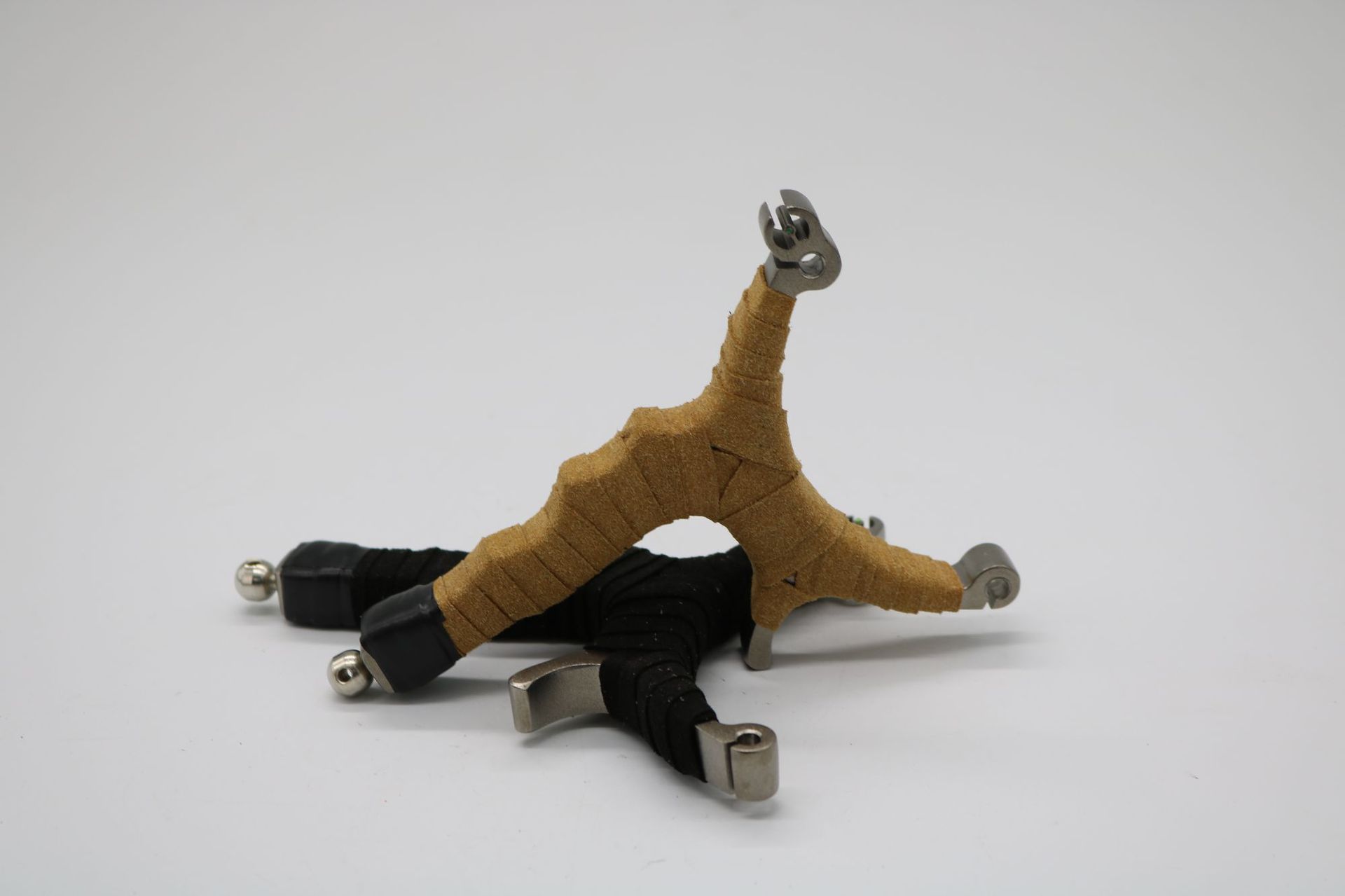 精品线切割弹弓不锈钢歪把子弹弓 竞技精准加贴片单卡传统弹弓