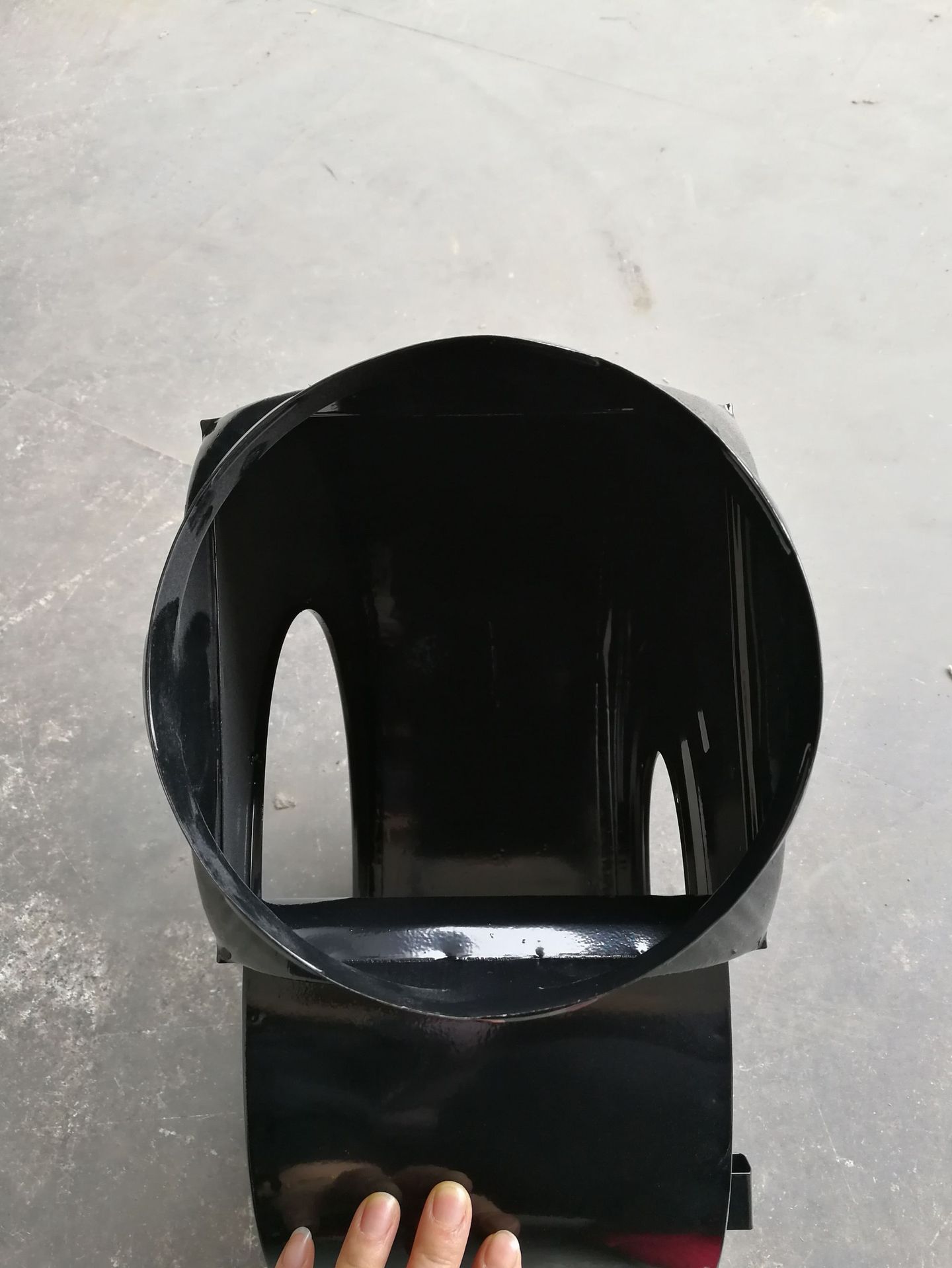 本公司长期为各大油烟机企业生产各种型号的蜗壳,风轮等油烟机