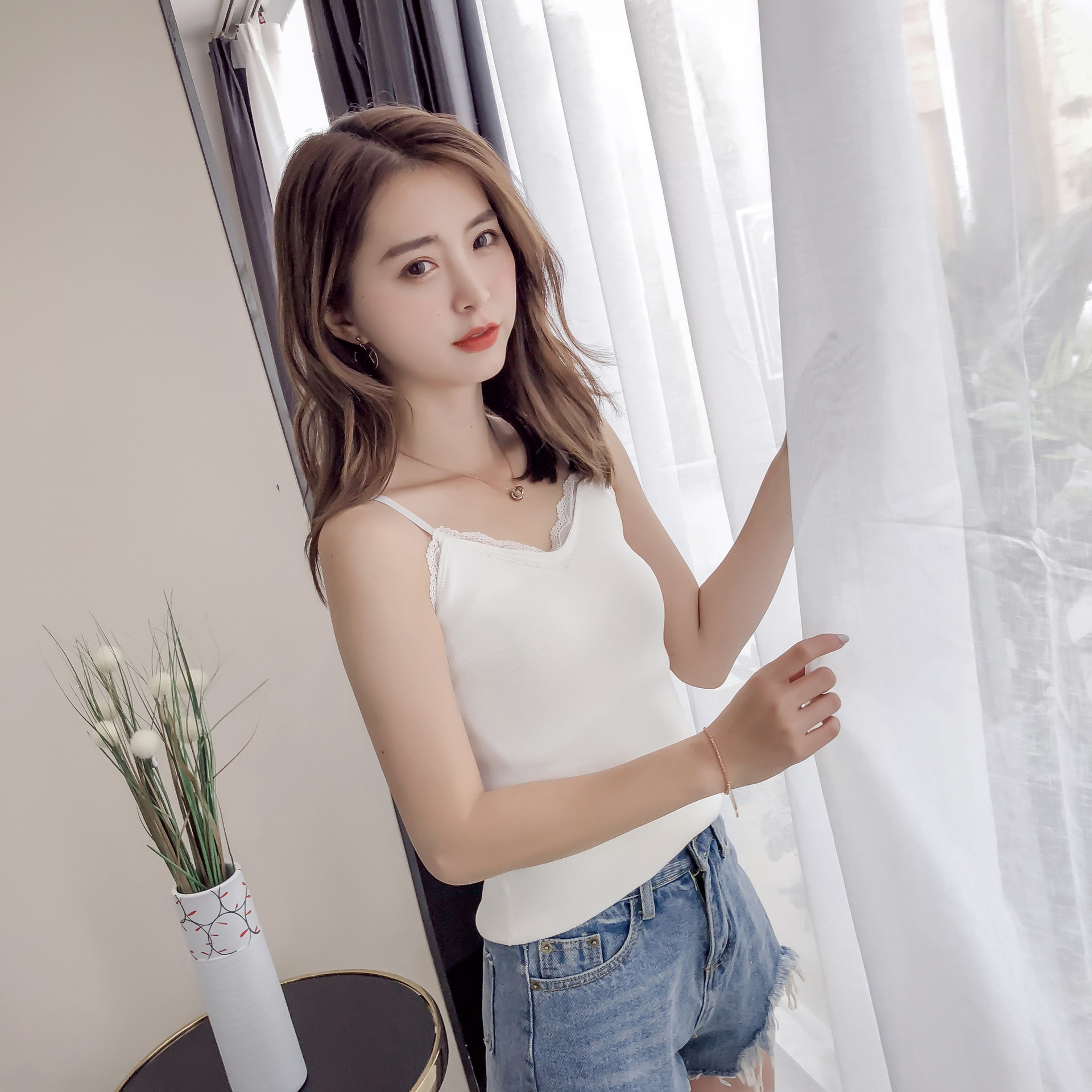 有模特 货源类别 现货 是否库存 是 库存类型 整单 产品类别 小背心