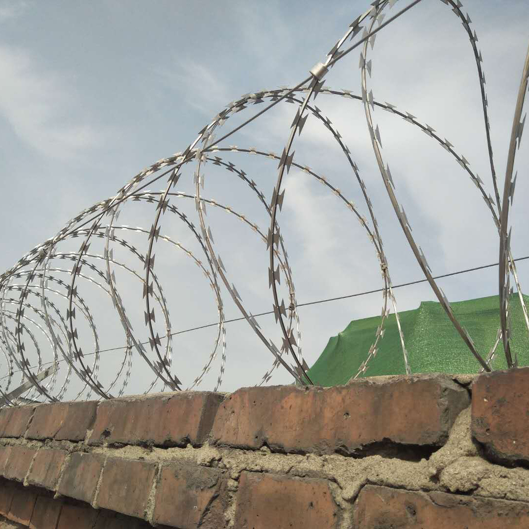 一公里的围墙刀片刺绳可以安装多少多少公斤