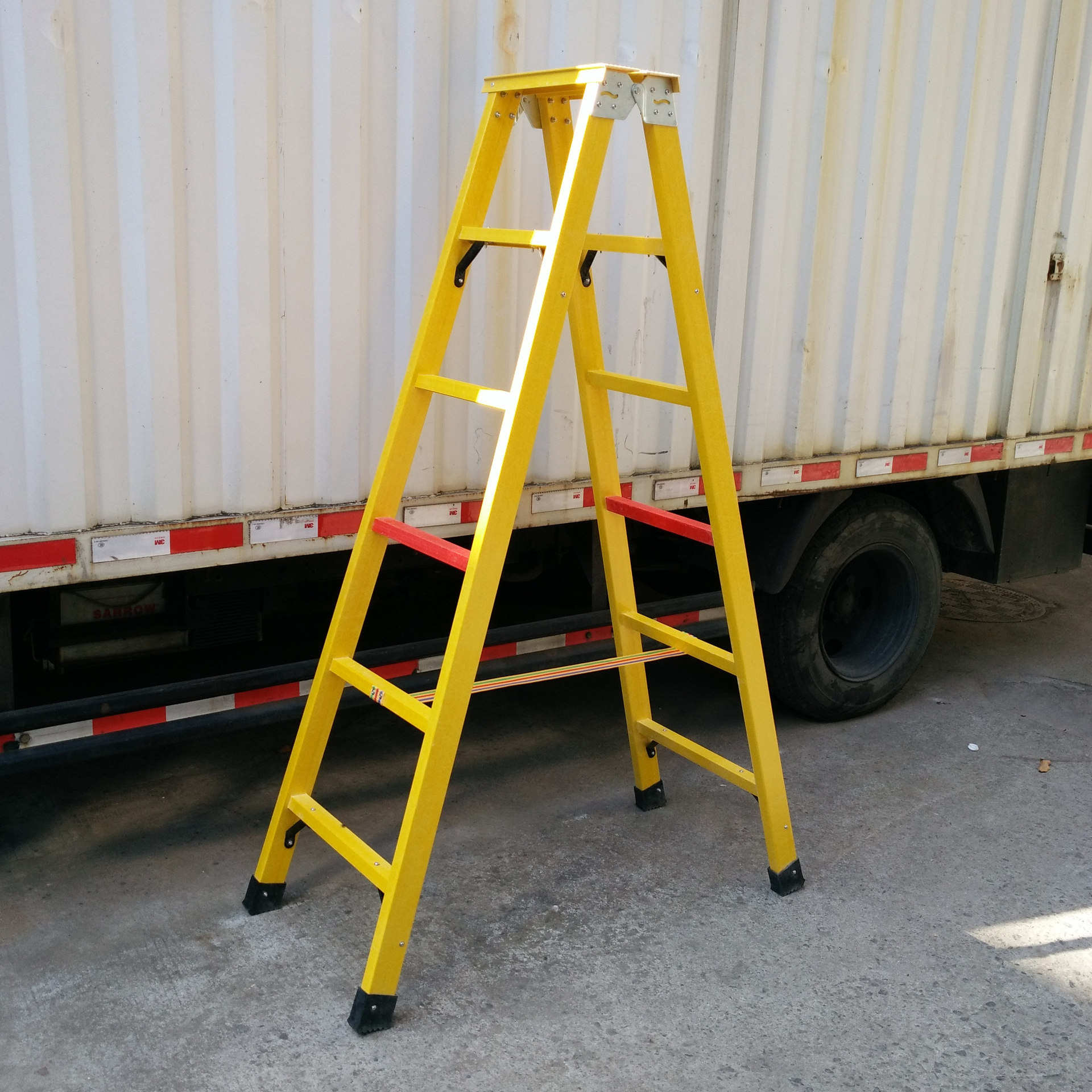 松业厂家直销单面人字两用便携竹关节折叠升降梯子 伸缩梯 铝合金