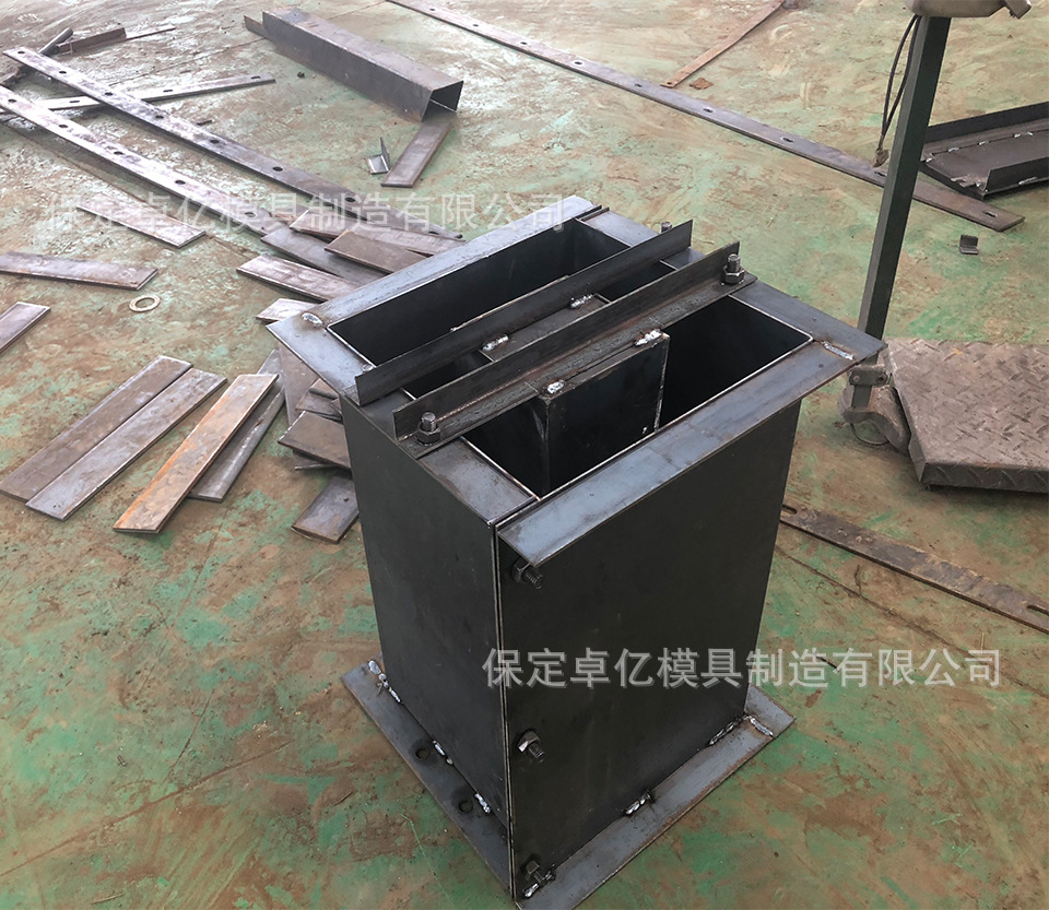 公路水泥混凝土警示桩底座模具 警示柱底座模具 示警桩底座钢模具