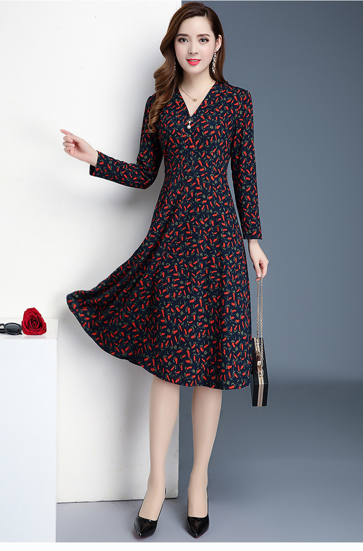 印花连衣裙女中长款2018春秋新款韩版修身大码中年长袖v领a字裙子
