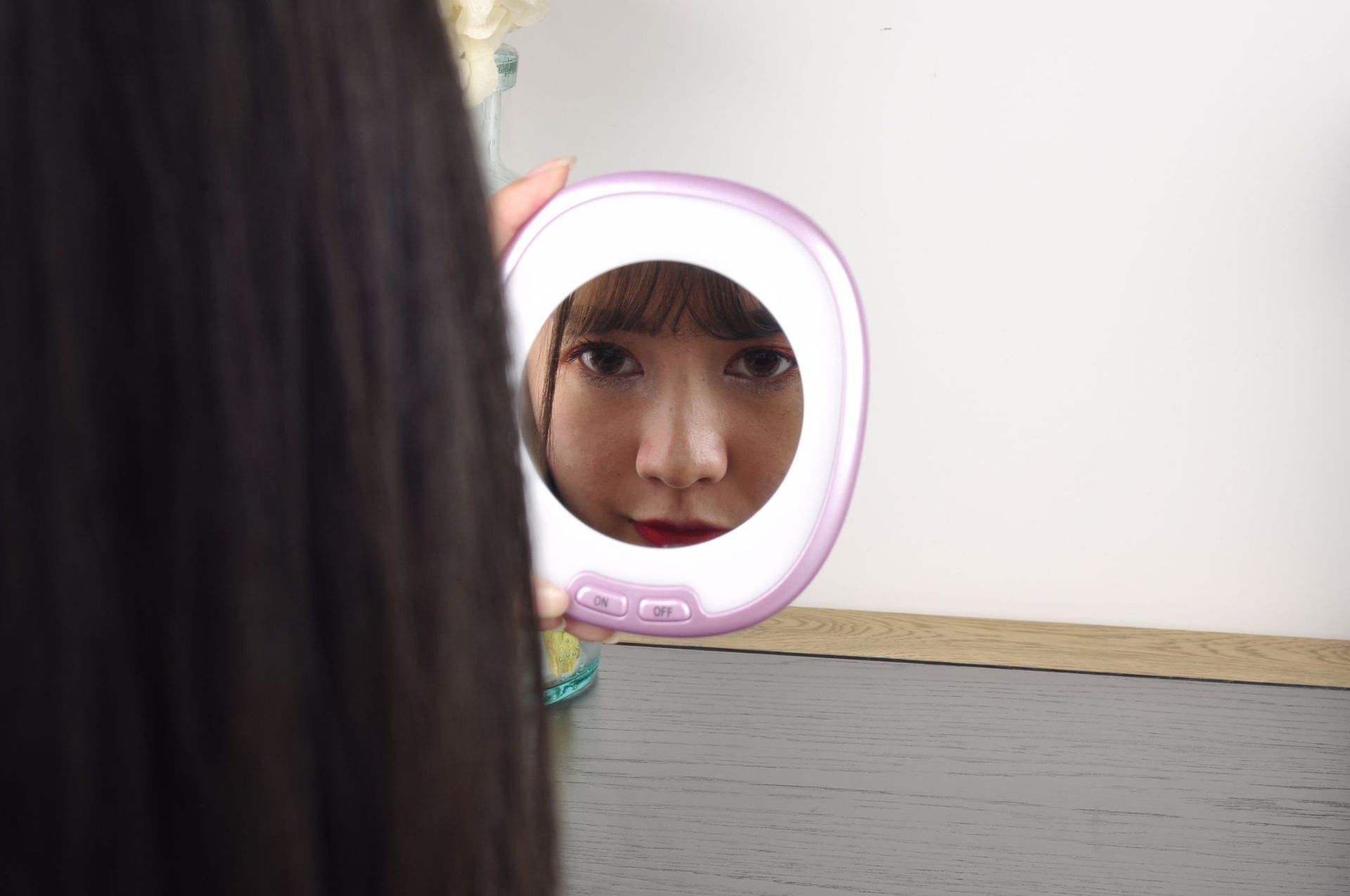 定制款美妆礼品迷你便携悬挂式带灯化妆镜led镜灯镜子折叠镜