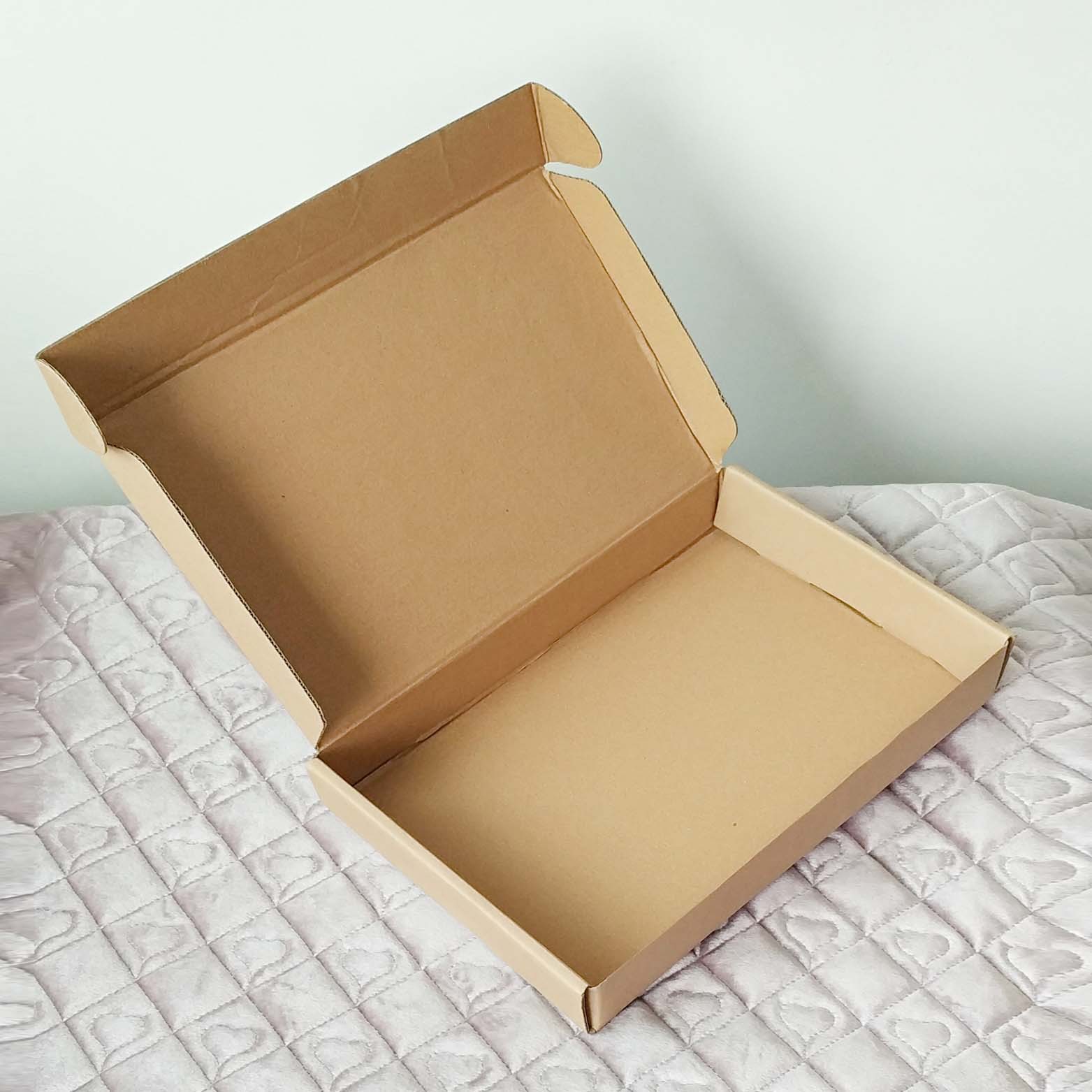 厂家定做加厚通用食品飞机盒包装防压防暴瓦楞纸盒彩色定制logo彩