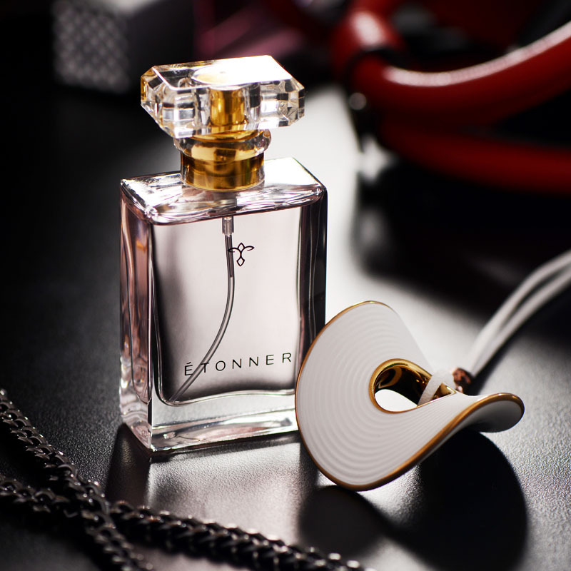 途雅汽车香水 车载挂式香水 汽车挂饰挂件 艺术香饰 香水香片套装