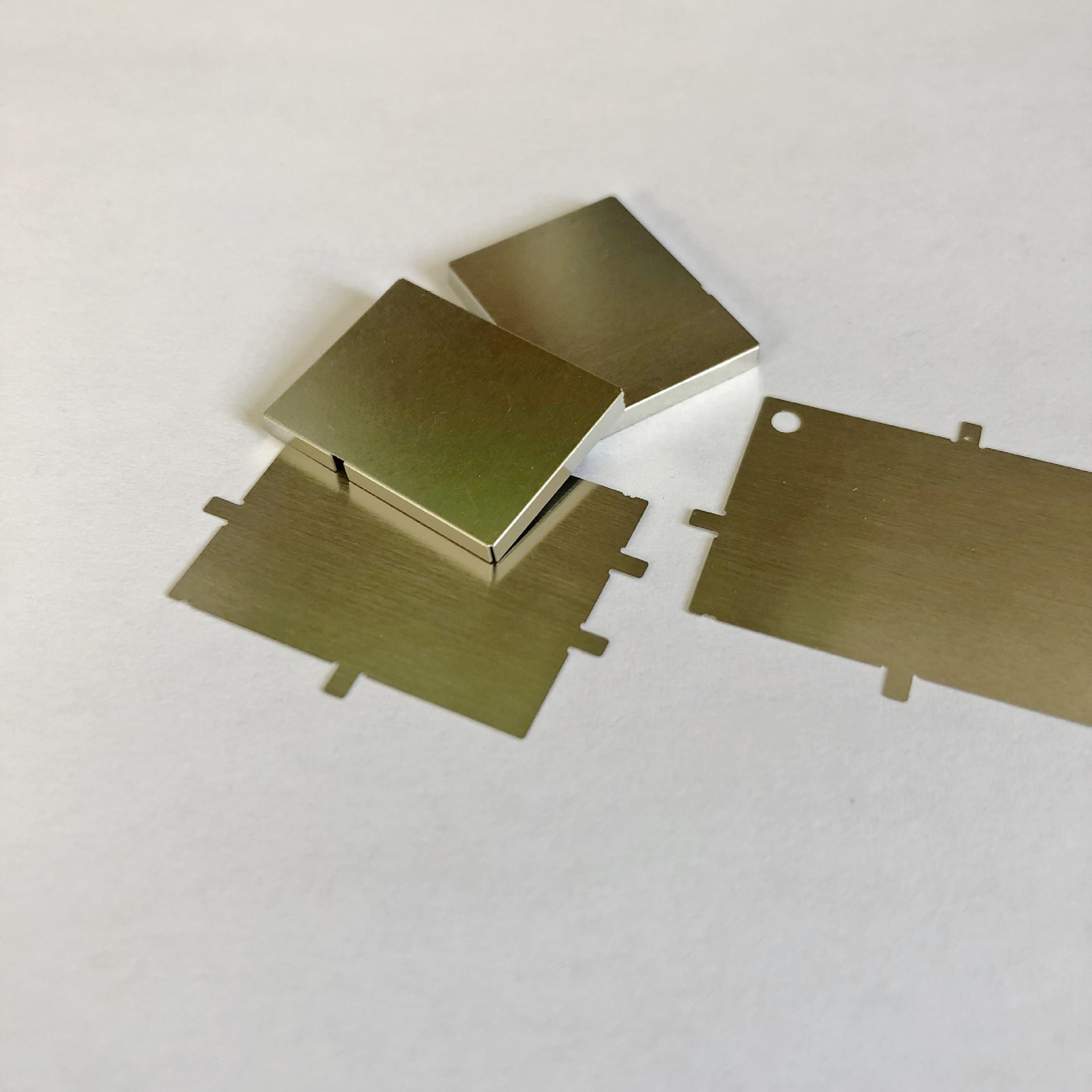 屏蔽罩打样 信号模块pcb板屏蔽盖射频绝缘屏蔽框批量试产免模具费