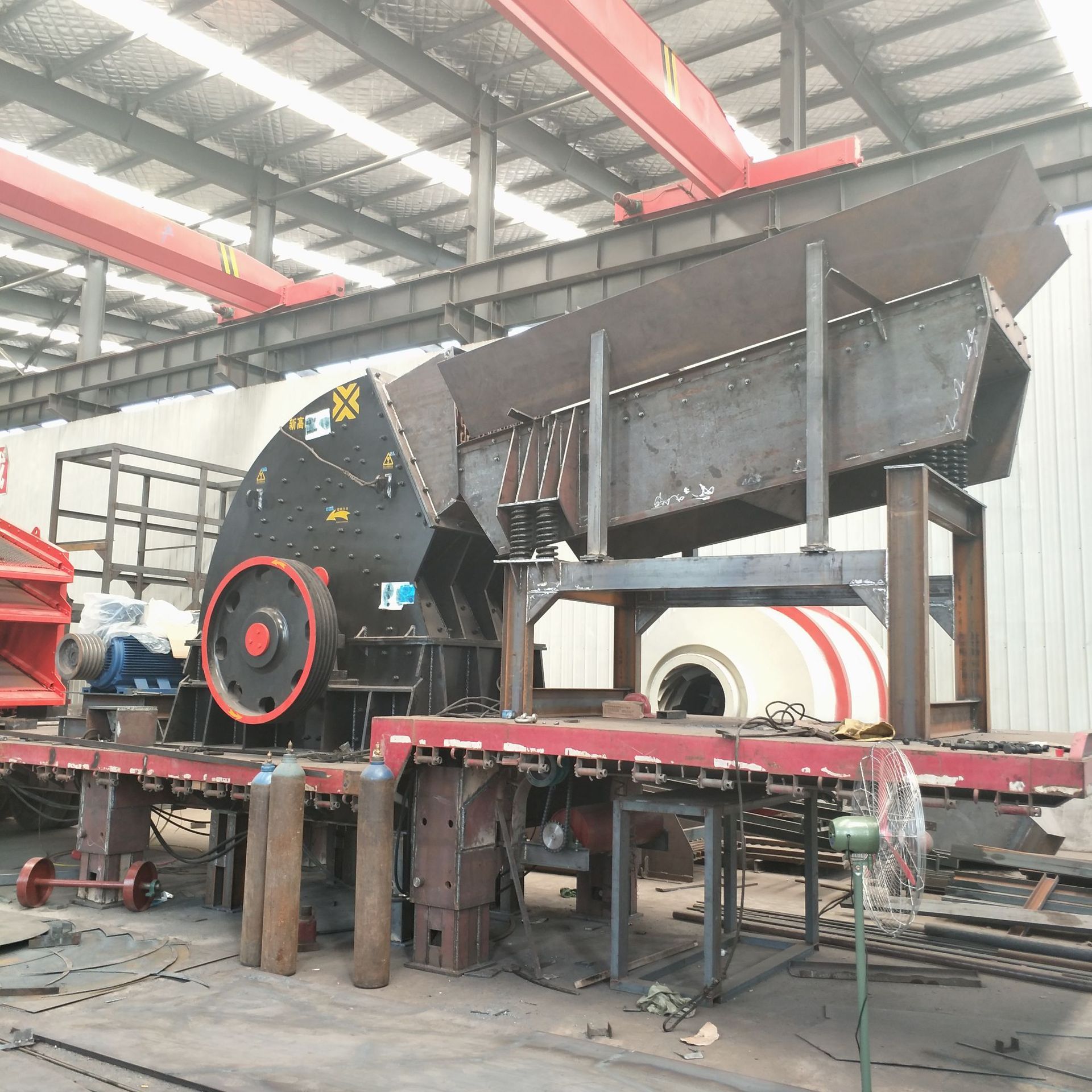 移动破碎机 大型石料重锤破移动式破碎站 砂石线移动碎石机设备