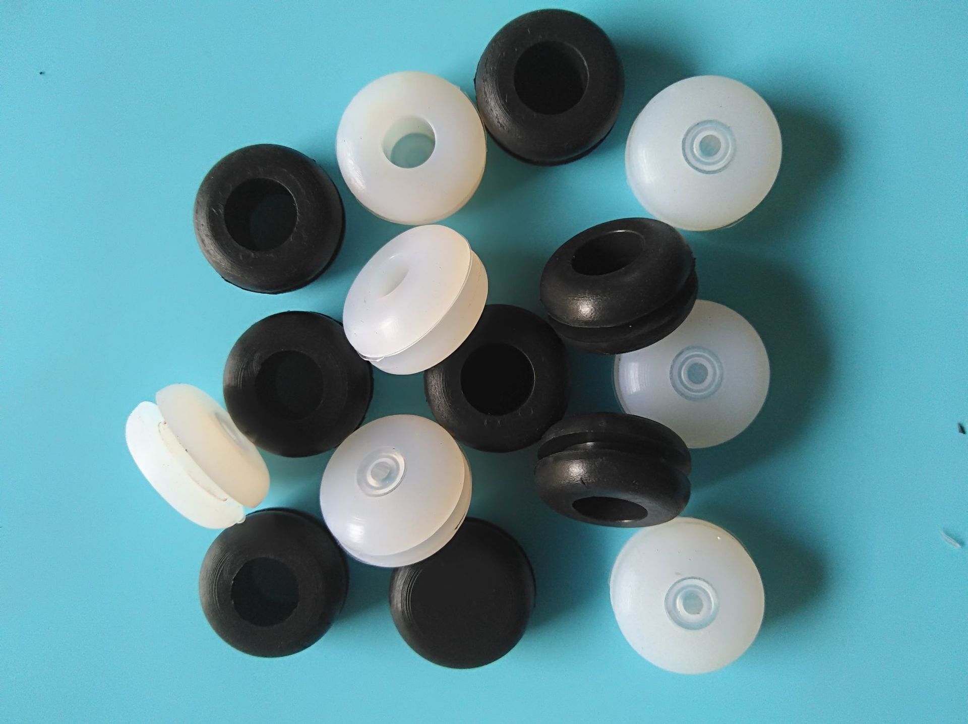 厂家直销定做硅胶护线圈 氟胶穿线圈 硅胶制品加工 各种硅橡胶杂