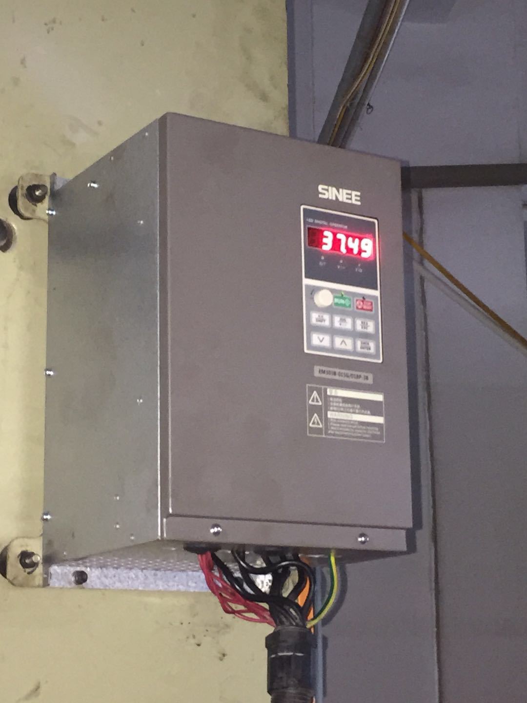 冲床变频器销售安装维修正弦em303b