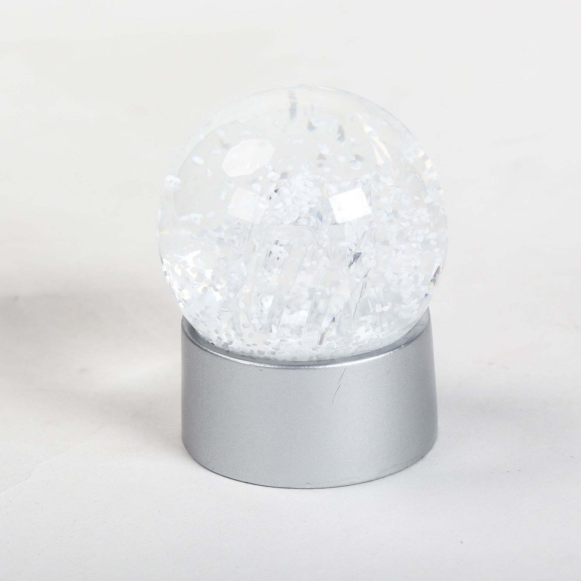 45mm创意bake烘焙公司礼赠品活动礼品亚克力内景水晶球雪花球定制