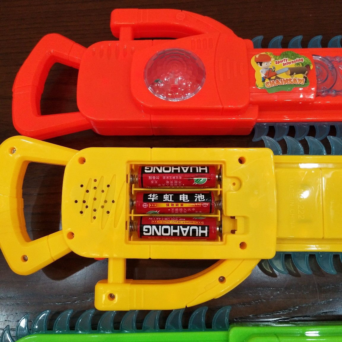 夜市热销儿童玩具伐木电动儿童闪光音乐电锯 带动作震动锯子