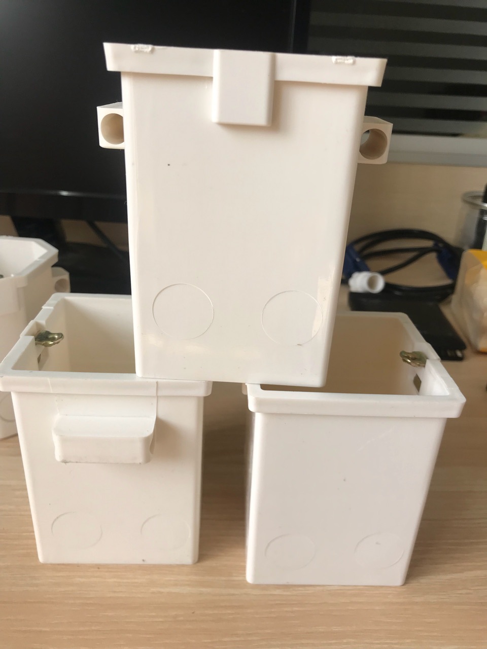 鑫万囍 11公分高穿筋盒 pvc86型接线盒 电工配件 预埋暗装线盒