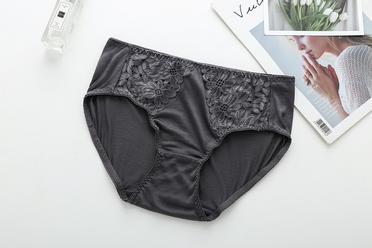 真丝女士三角裤桑蚕丝蕾丝边性感中腰舒适透气大码内裤