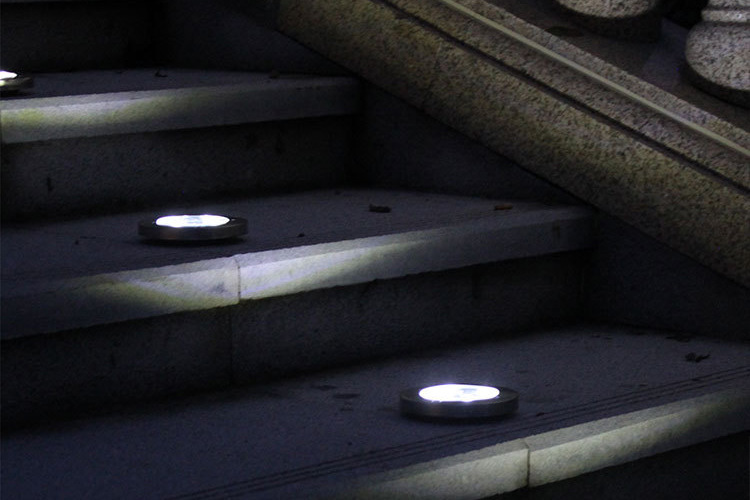 8led太阳能不锈钢地埋灯户外新款插地草地灯庭院灯花园防雨小路灯