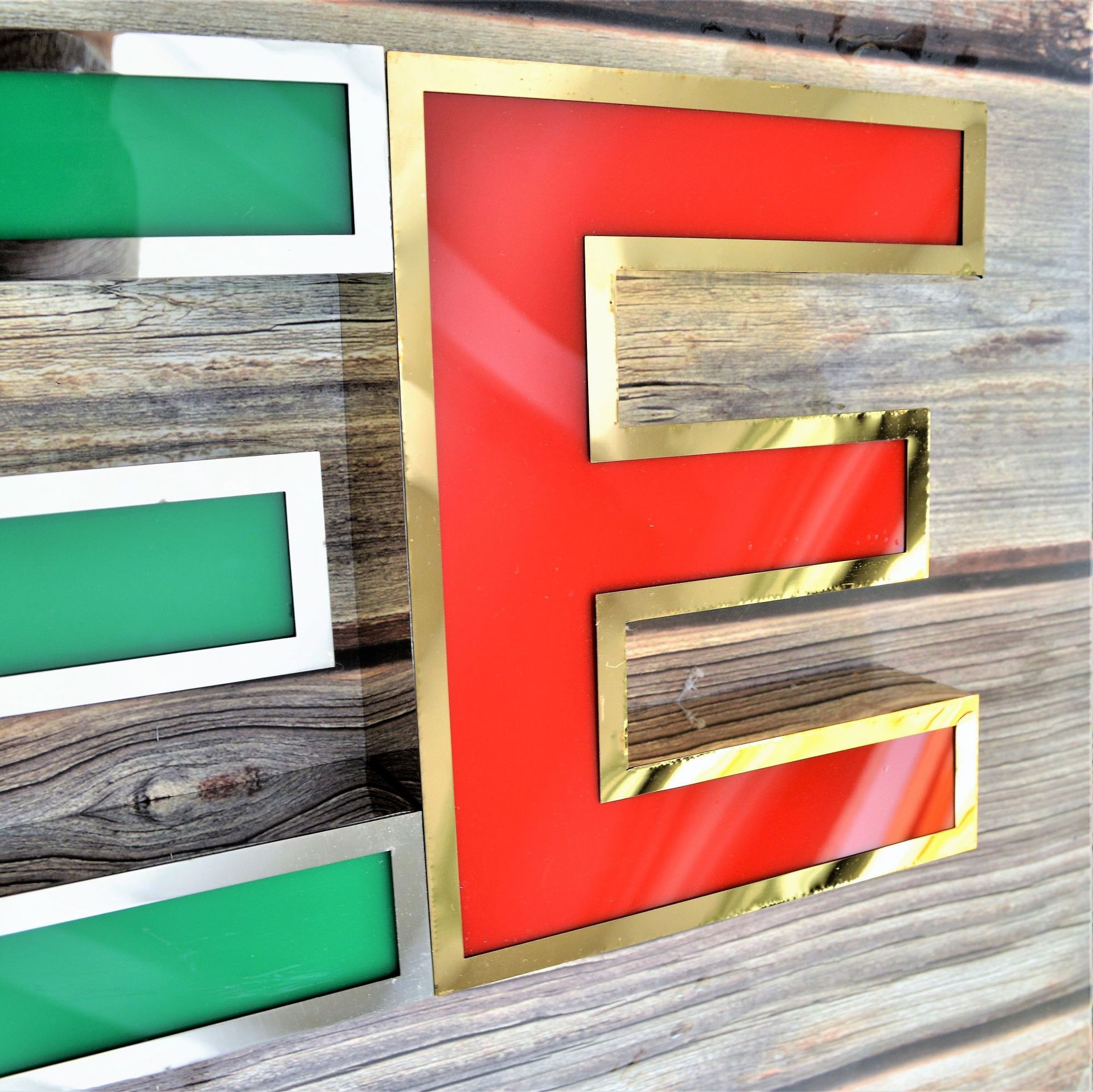 不锈钢发光字 不锈钢包边字 激光切割冲孔加工 剪压数码切割