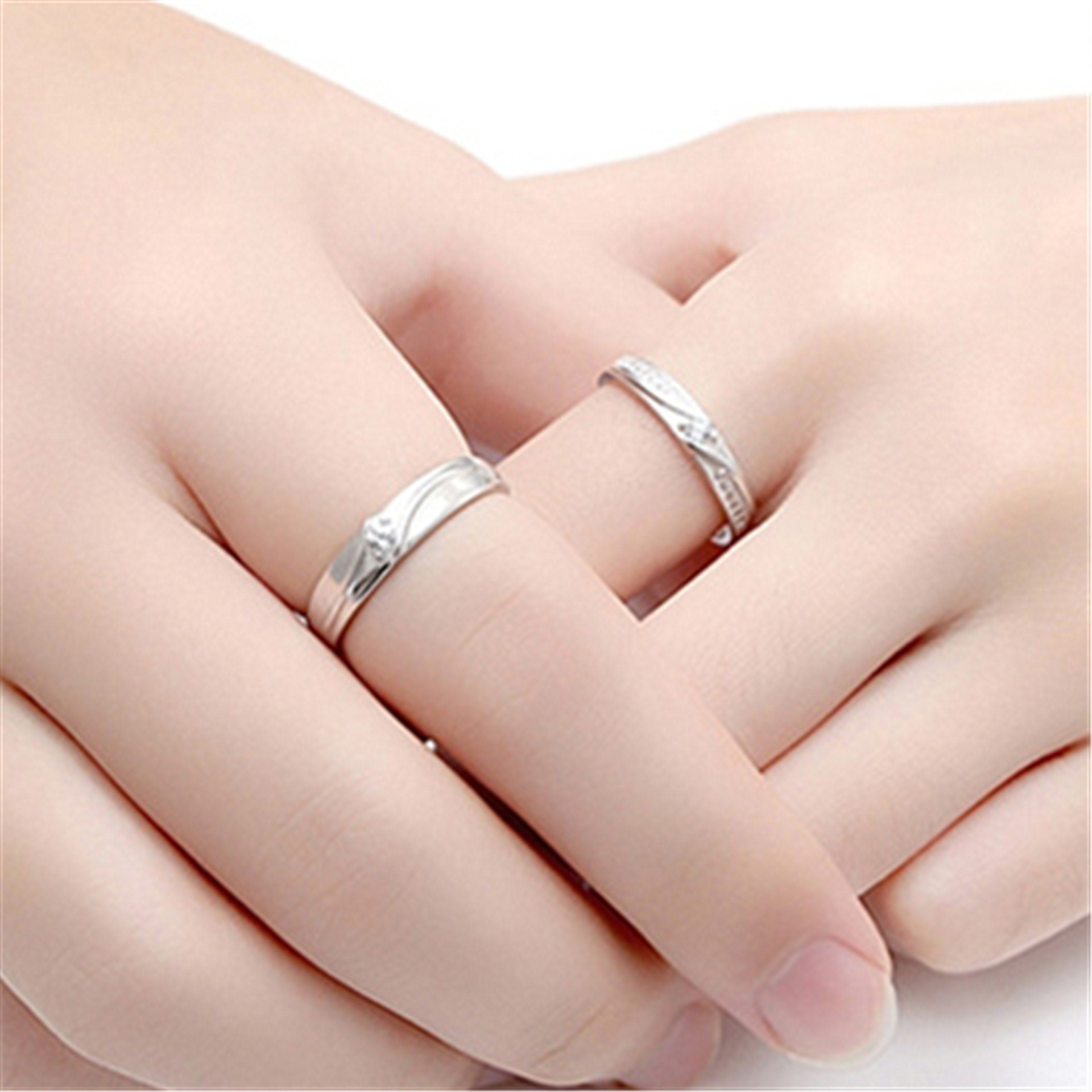 饰品批发日韩版情侣戒指女开口对戒指环一对个性镶钻锆石戒子代发