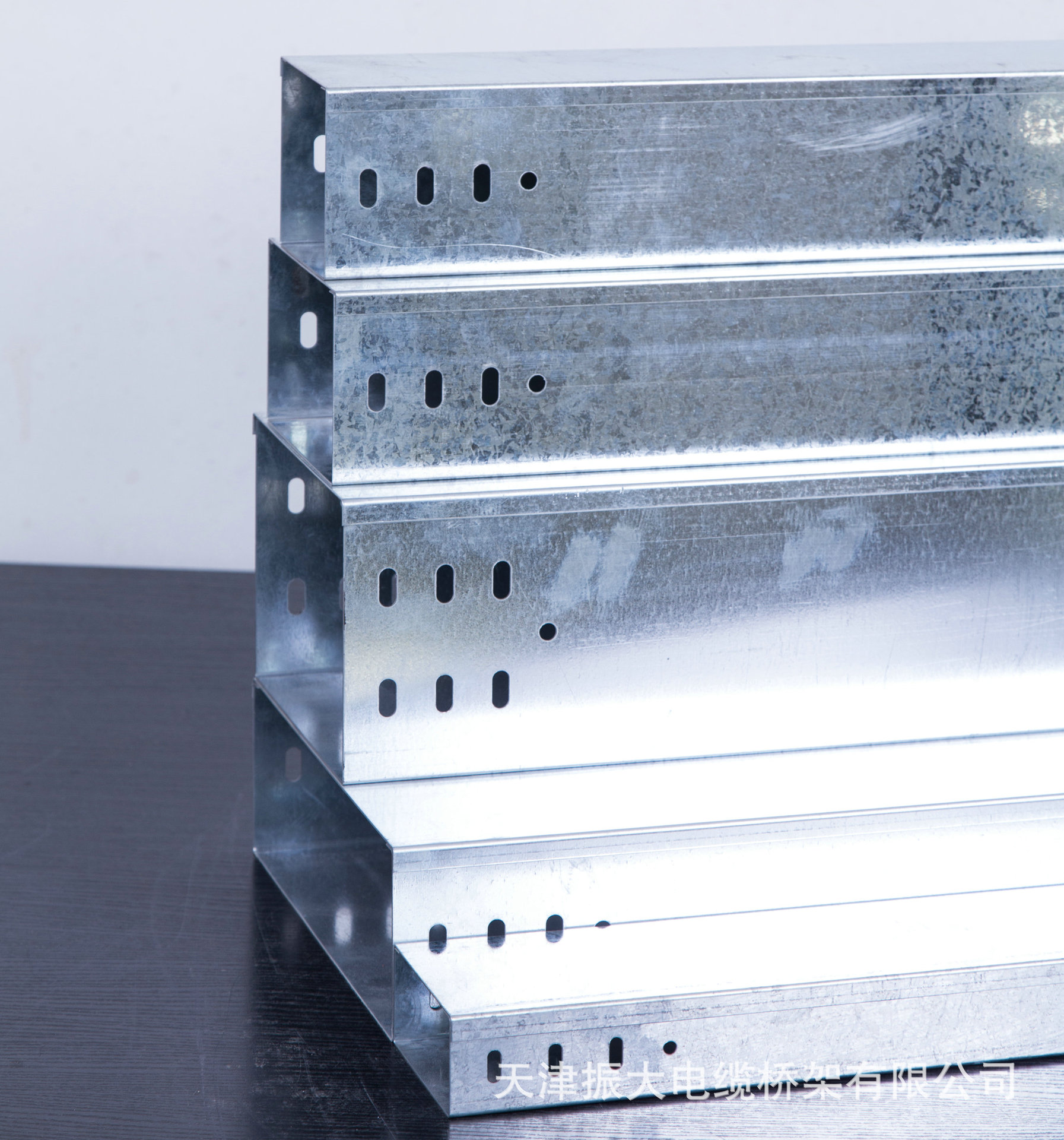 厂家供应电缆镀锌槽式桥架 附增连接配件镀锌金属桥架