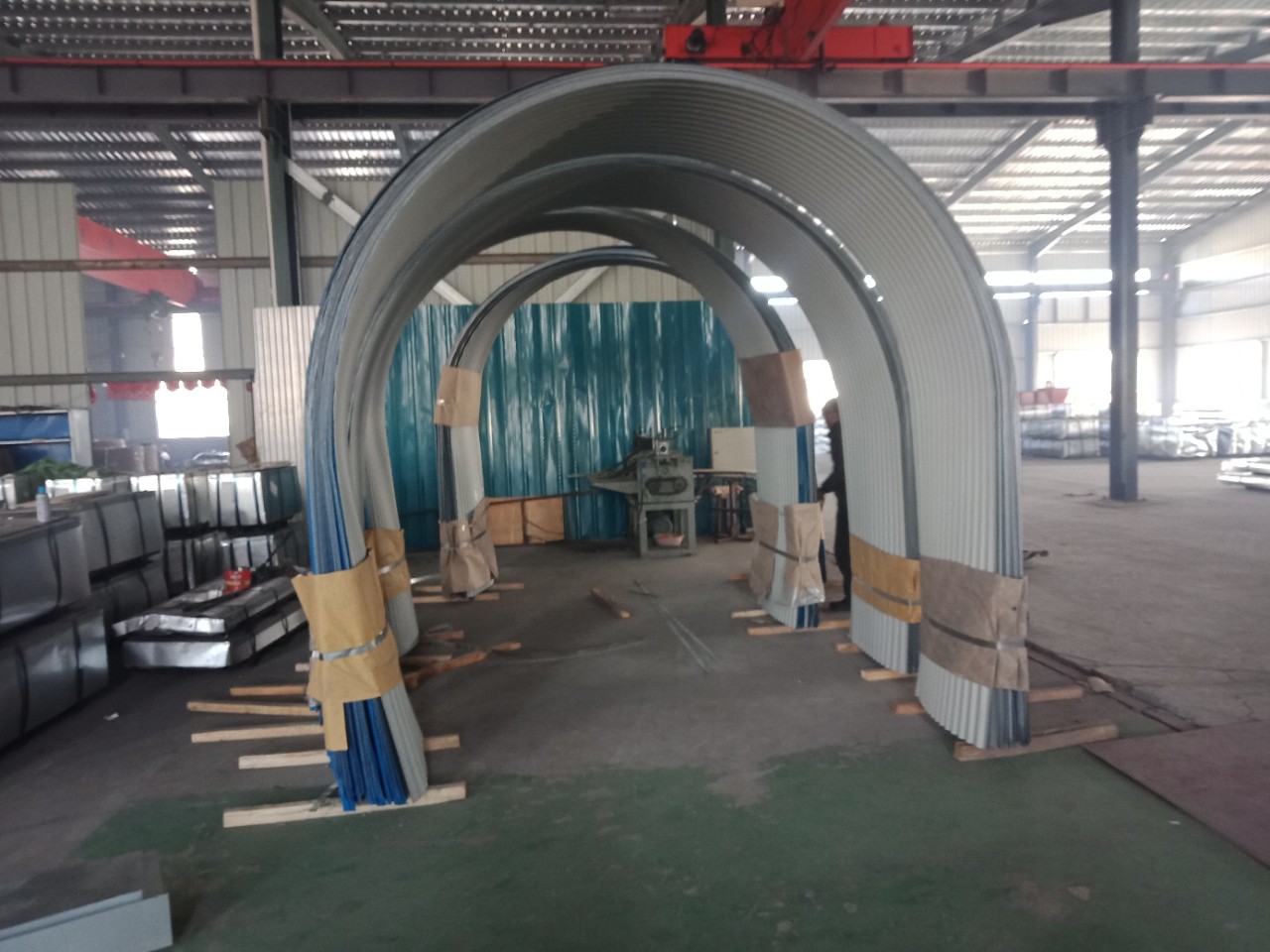 销售弧形板加工 定制各种各样规格波纹板 彩钢板瓦楞板