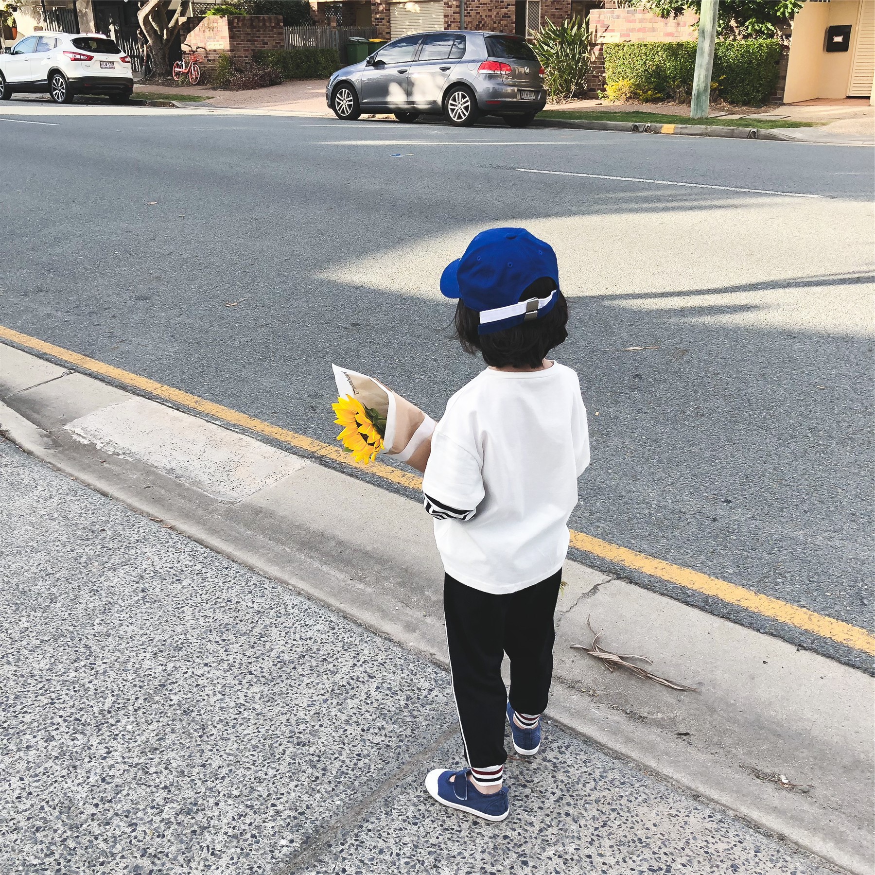 男女童卫衣头像涂鸦t恤上衣19秋装新款外贸童装一件代发2-7岁