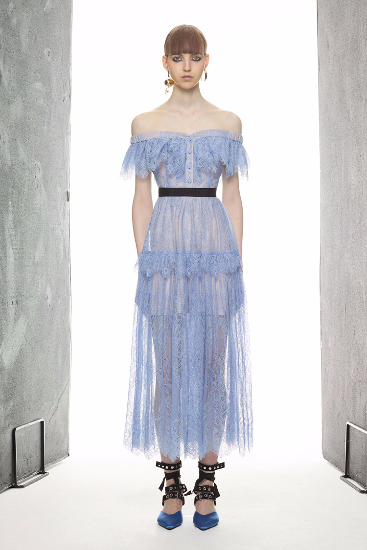 2018春夏新款一字领气质蕾丝礼服长裙裙收腰拼接荷叶边中长连衣裙