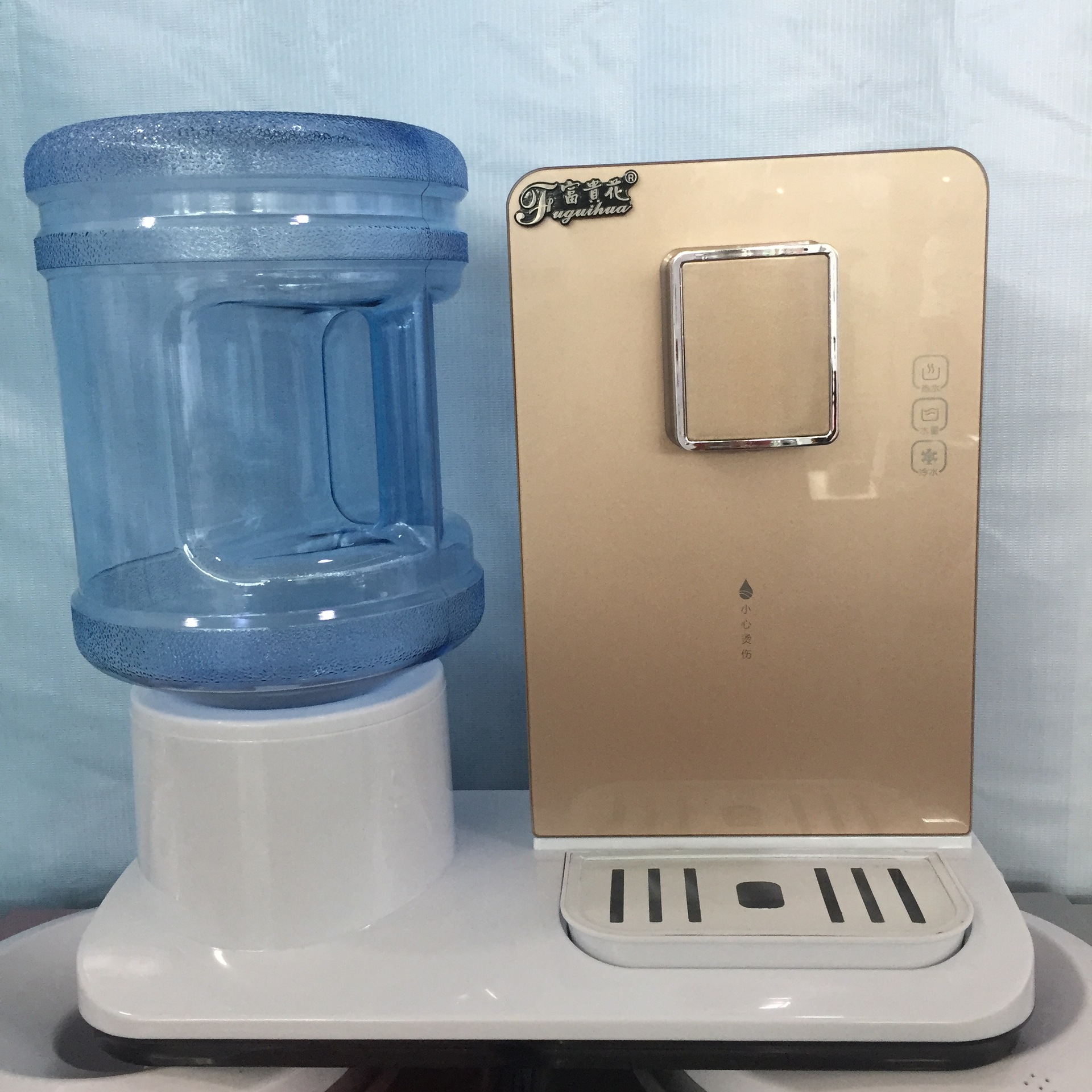 富贵花6秒速热可爱迷你桌面饮水机小型即热台式家用智能直饮开水