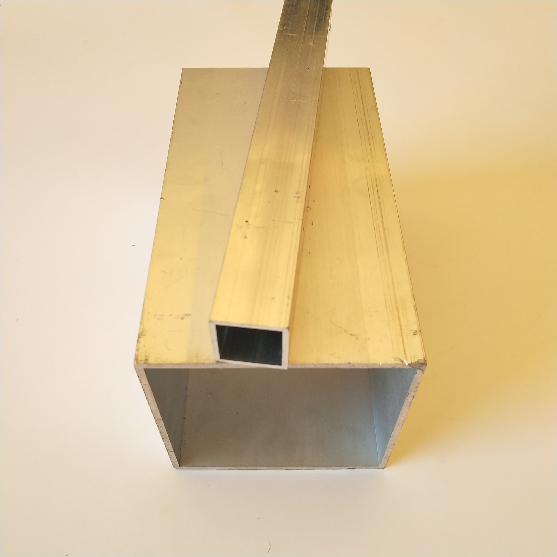 铝合金方管型材 现货供应6063铝管 40x40铝方管30*30正方形管