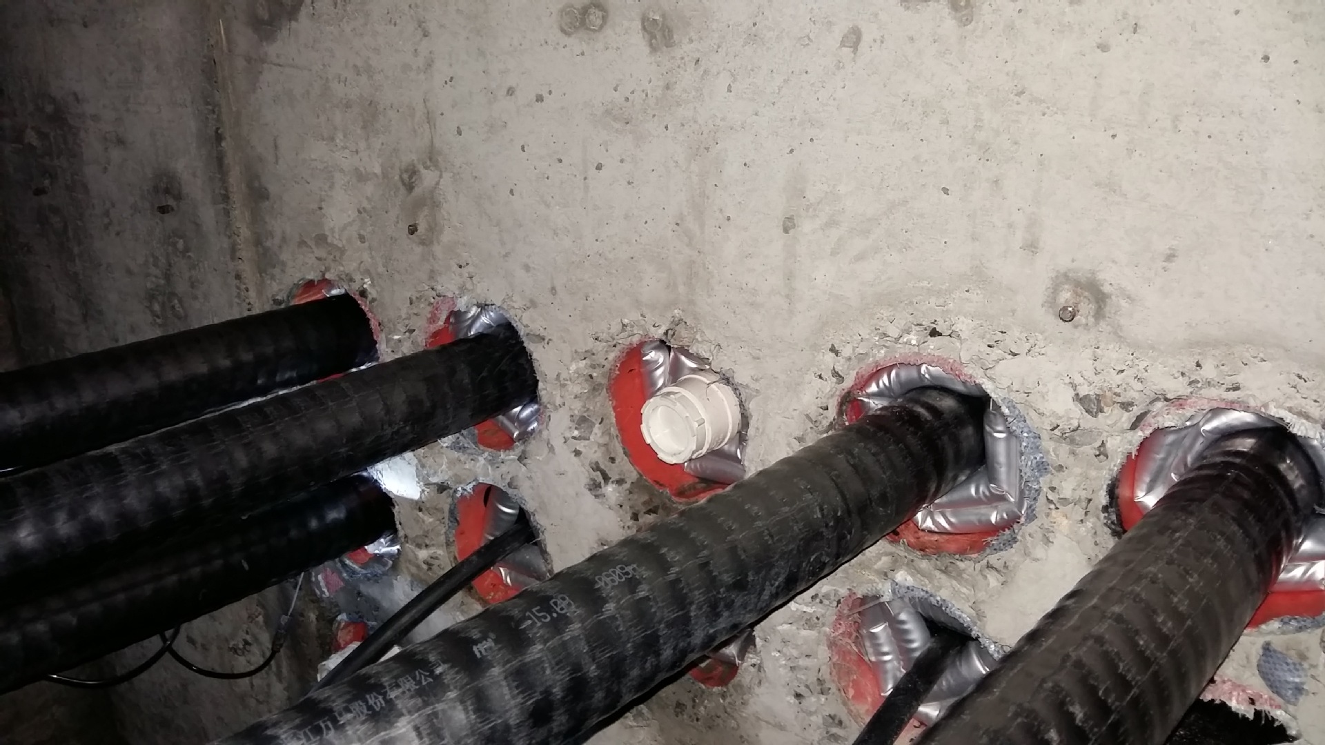 完全科技:创新管道技术,保护电缆安全