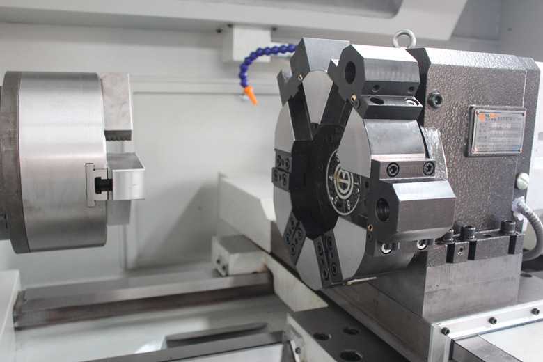 ck6150a数控车床 西门子系统 气动尾座 八工位电动刀架 液压卡盘