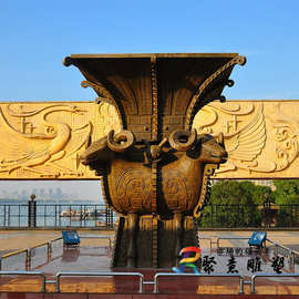 制玻璃钢仿铜圆鼎方鼎香炉雕塑 青铜鼎 四羊四象方尊雕塑摆件