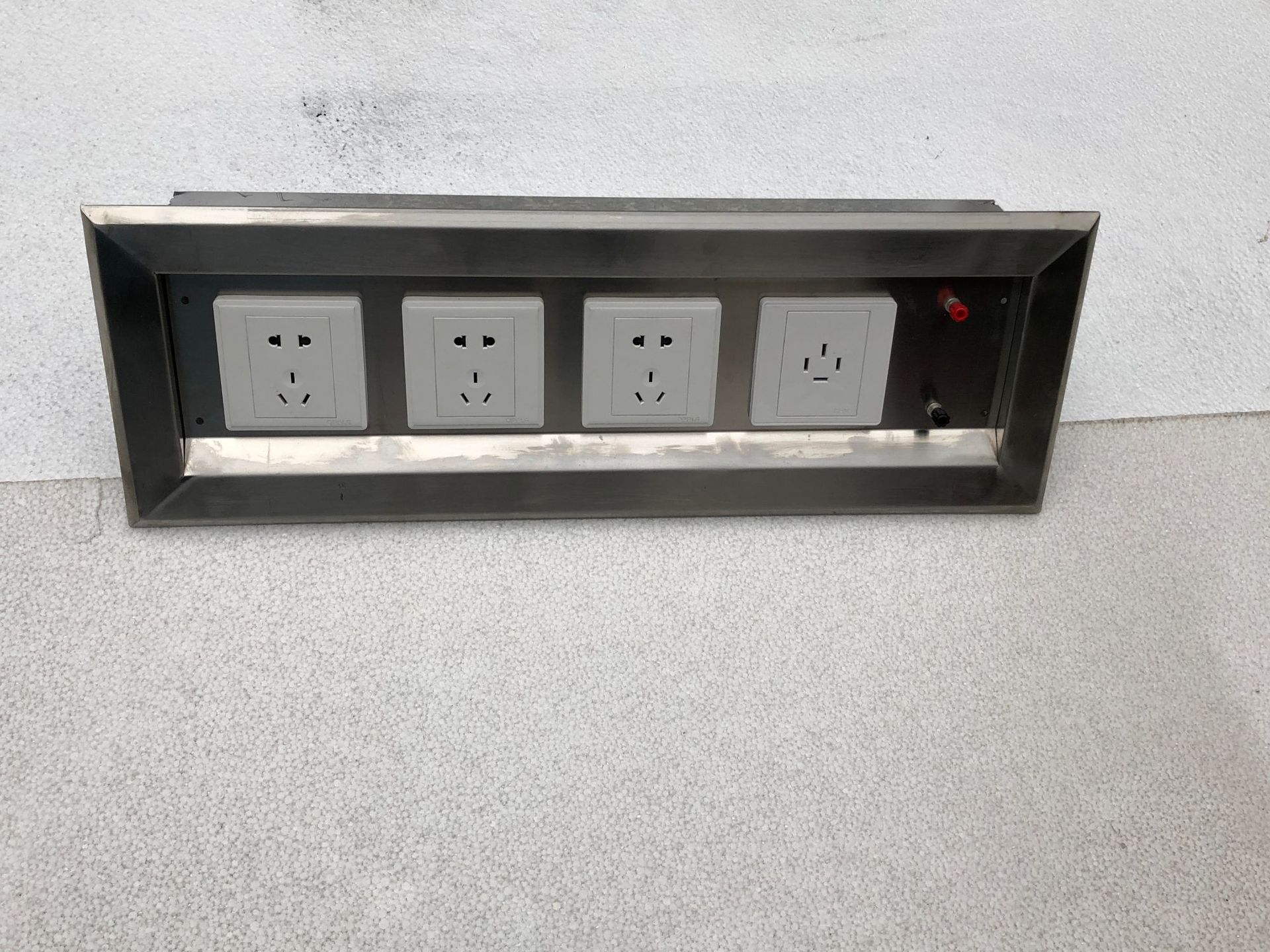 厂家直销嵌入式插座箱 医用插座箱 不锈钢插座箱专业生产