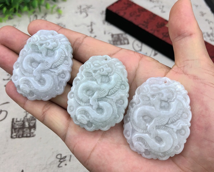 厂家直销缅甸翡翠a货吊坠龙牌翡翠花边龙牌男士生肖龙挂件翡翠玉