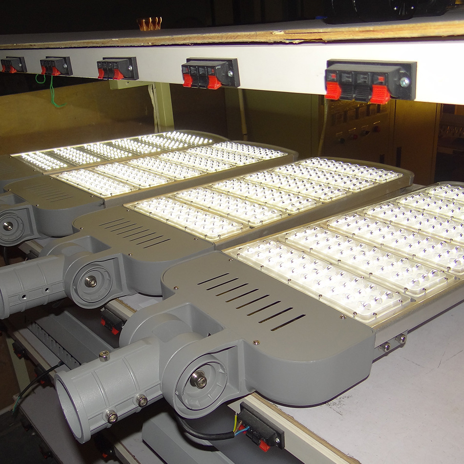 工厂批发led模组路灯 150w 100w 200w 300w 400w 多个模组路灯头