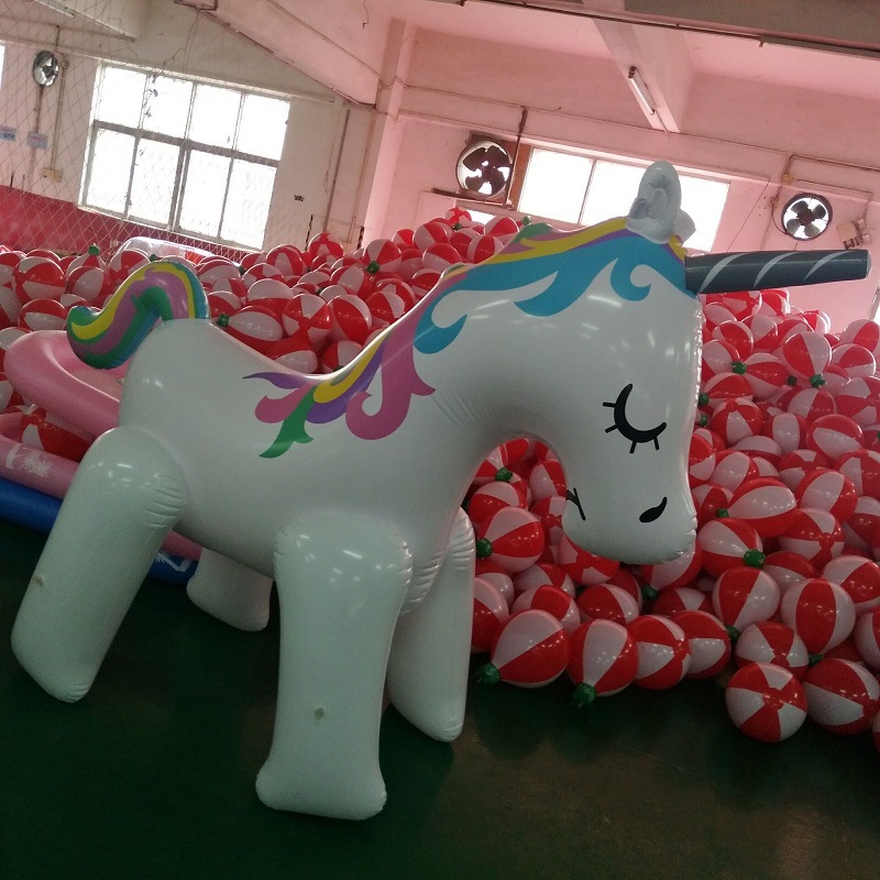 工厂现货定做pvc充气大象喷水玩具,充气大象独角兽戏水玩具