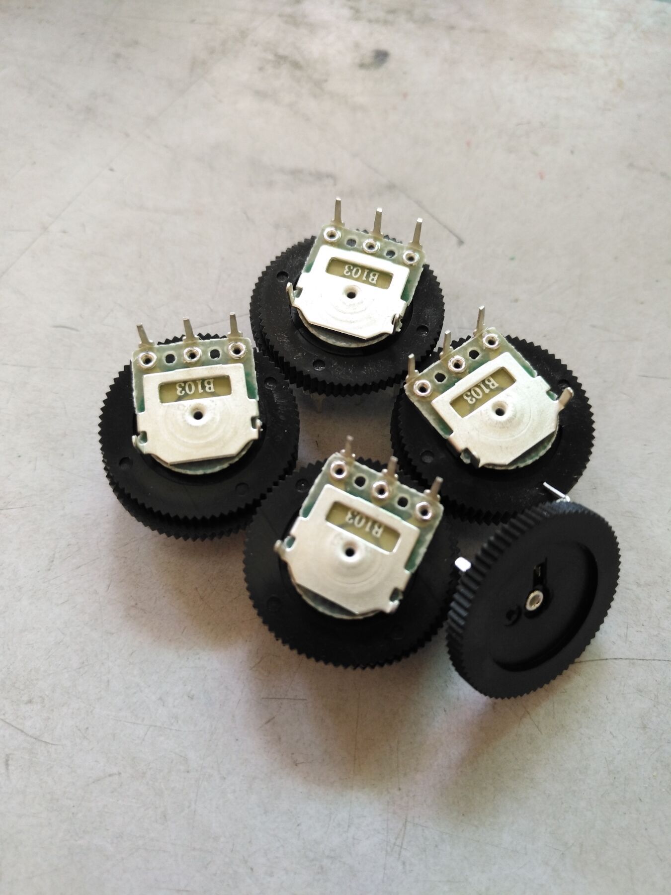 拨盘电位器 r1001单双联带开关带转盘厚1/2/2.8 直径14/16/18/20