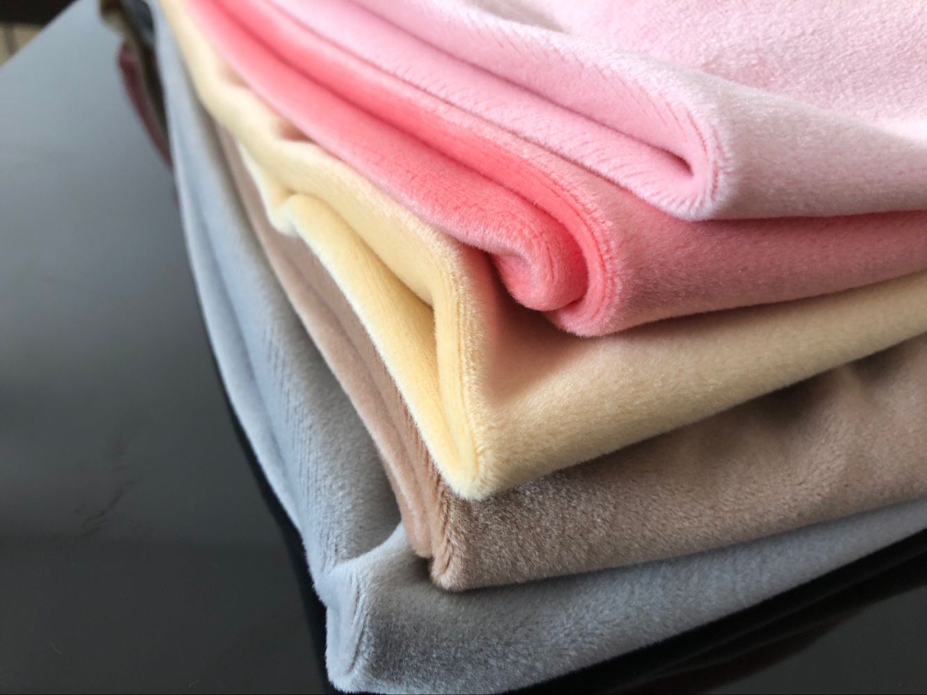 厂家生产 氨纶超柔绒布 银狐绒面料,服装 保暖内衣里料 玩具绒布