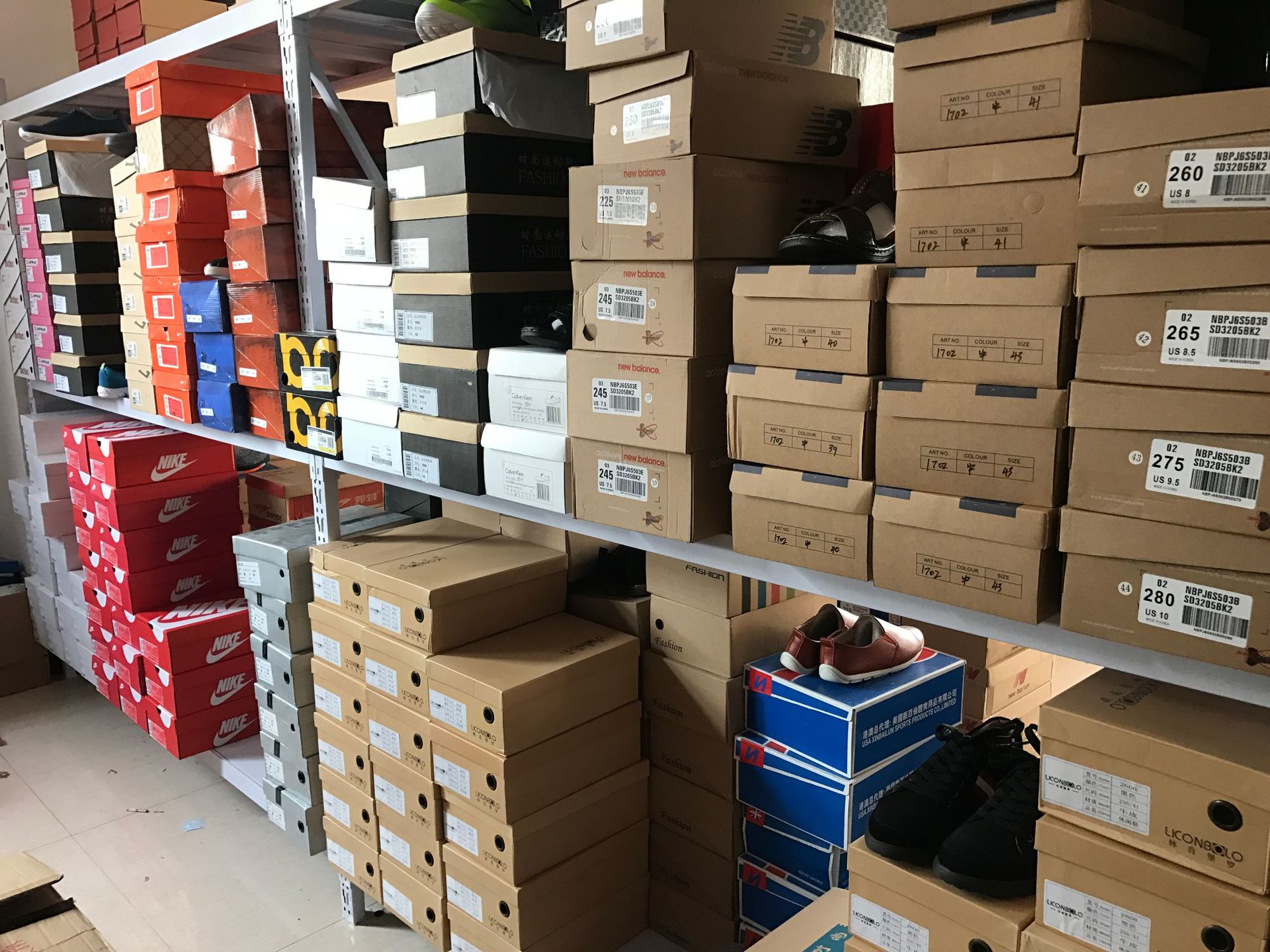 厂家批发2018运动休闲男女鞋莆田货源品牌鞋代发福建库存鞋