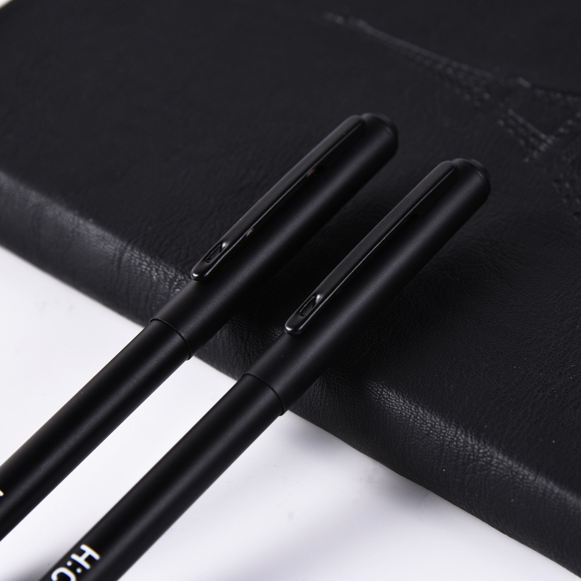 新款 创意黑色磨砂触屏金属中性笔 塑料笔芯 多功能电容触控笔