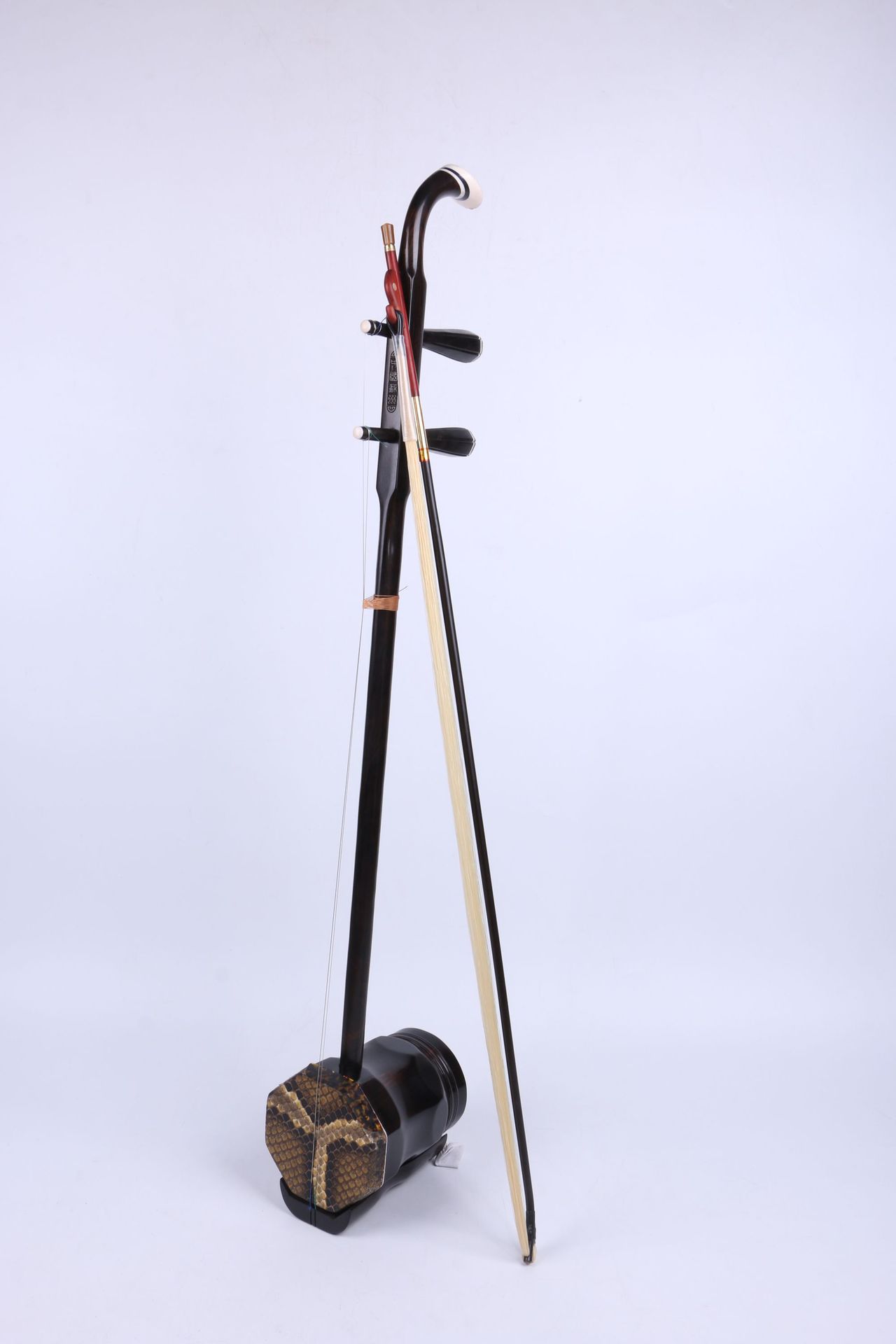 厂家定制黑檀中胡 乐器挑选黑檀乌木盘龙中胡初学入门厂家演奏级