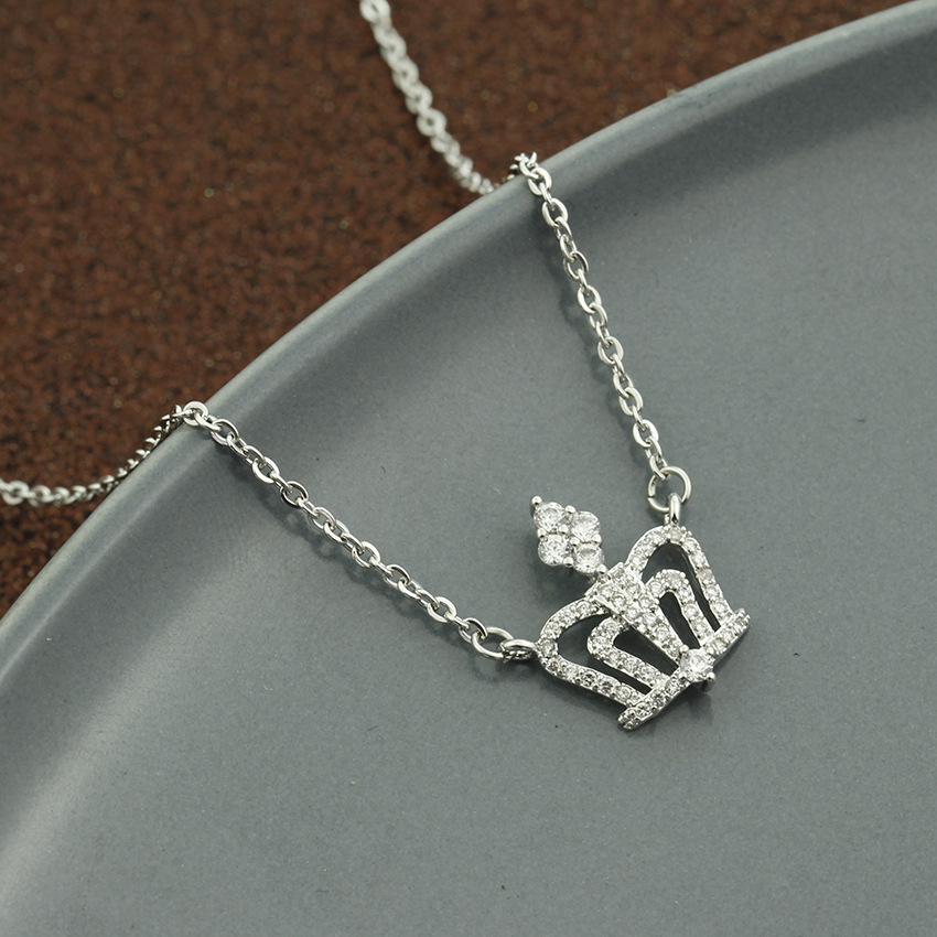 欧美闪动镶灵动钻皇冠项链镀钢项坠吊坠创美活动首饰女士项链批发