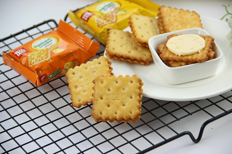 马来西亚进口杰思牌夹心方形饼干144g 办公室休闲零食品批发