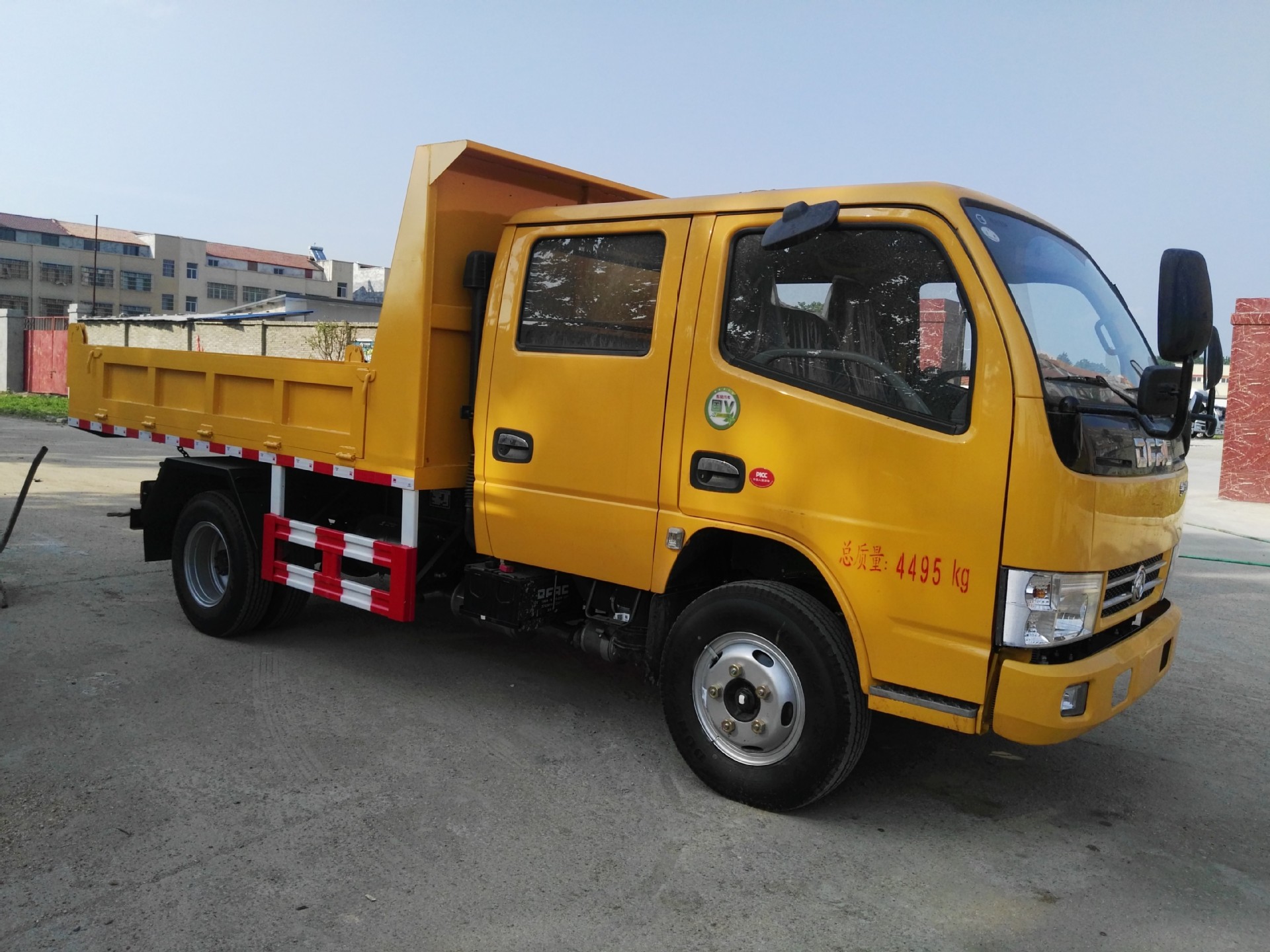 东风d6小多利卡双排座自卸车 公路养护 垃圾车运输 政府采购车型