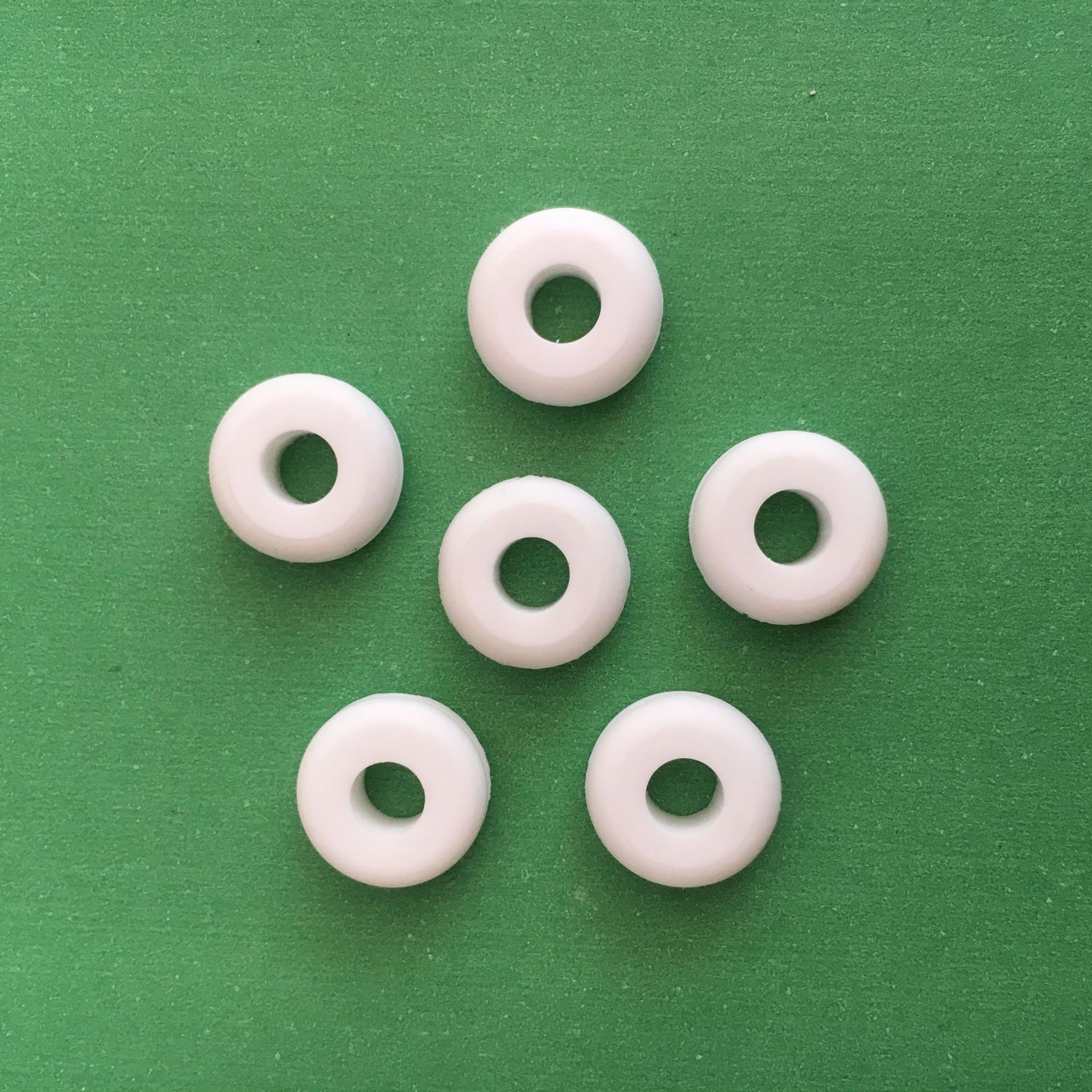 东莞厂家直销 硅胶m护线圈 白色软胶护线环 免刮伤电线保护套