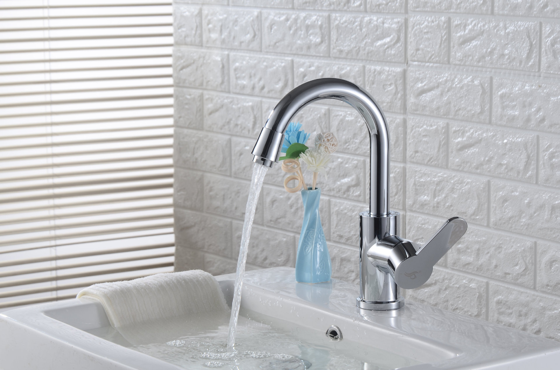 利群厂家直销 塑钢无铅水龙头 浴室洗脸盆面盆冷热水龙头工程批发