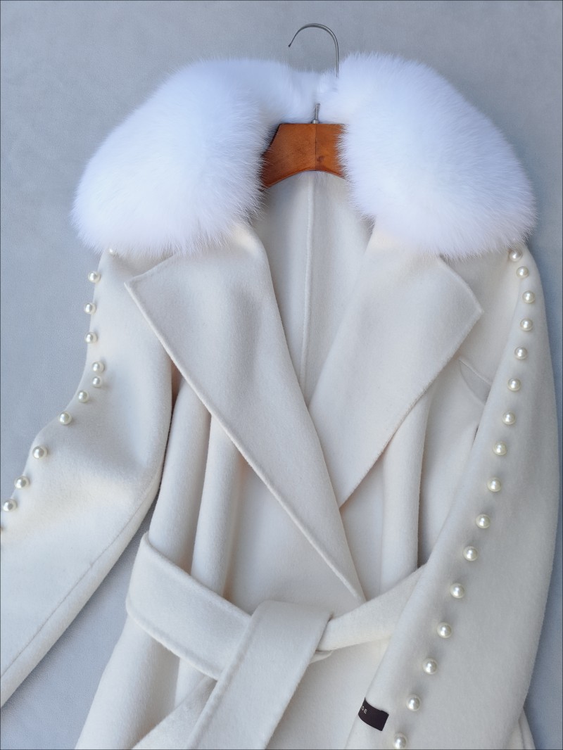 白狐狸毛领大衣